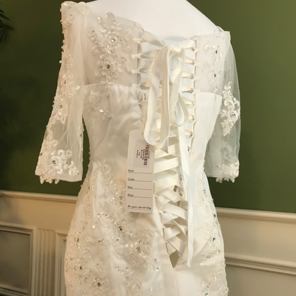 Wedding gown - Picture 7 of 16